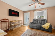 3bd - 2700 john (STR)