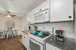 3bd - 2700 john - Image 2