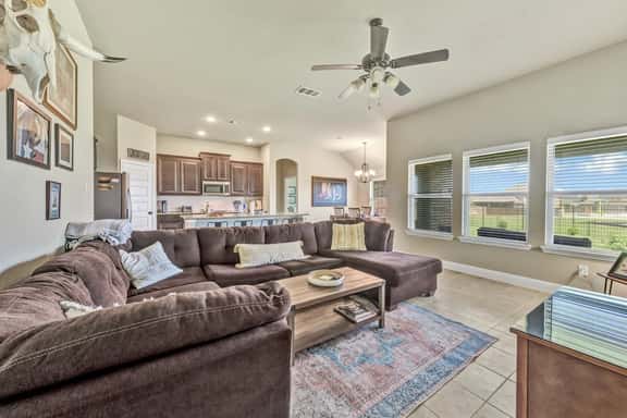 4 Bd - Hachie N. (Corp) - Image 1